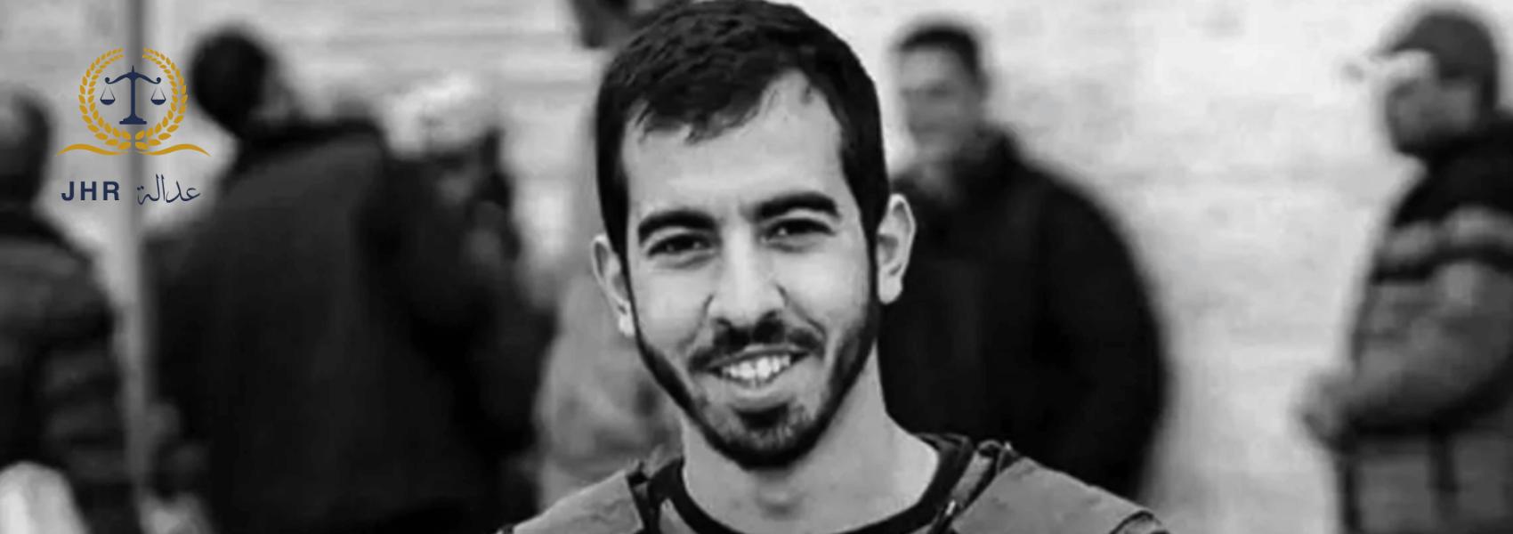 الصحفي الفلسطيني صالح الجعفراوي قبل اغتياله في غزة أثناء تغطيته الميدانية wearing PRESS vest